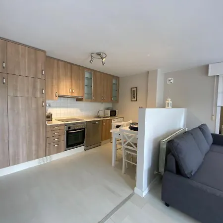 Apartment Housingcoruna Playa 01 *